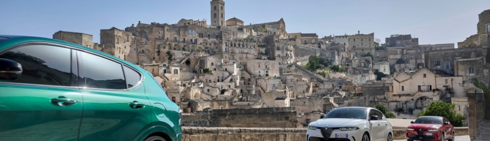 Alfa Romeo Tributo Italiano Sondermodelle von Tonale, Giulia und Stelvio